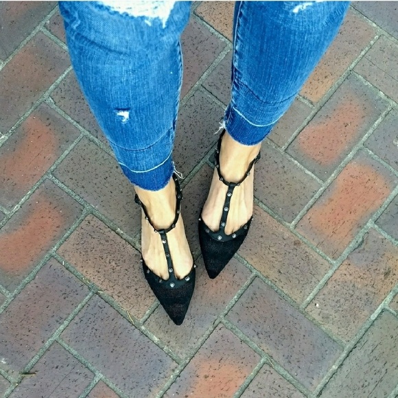 Halogen 'Olson' Pointed Toe Studded T-Strap Flats Size 8.5 - Picture 3 of 8